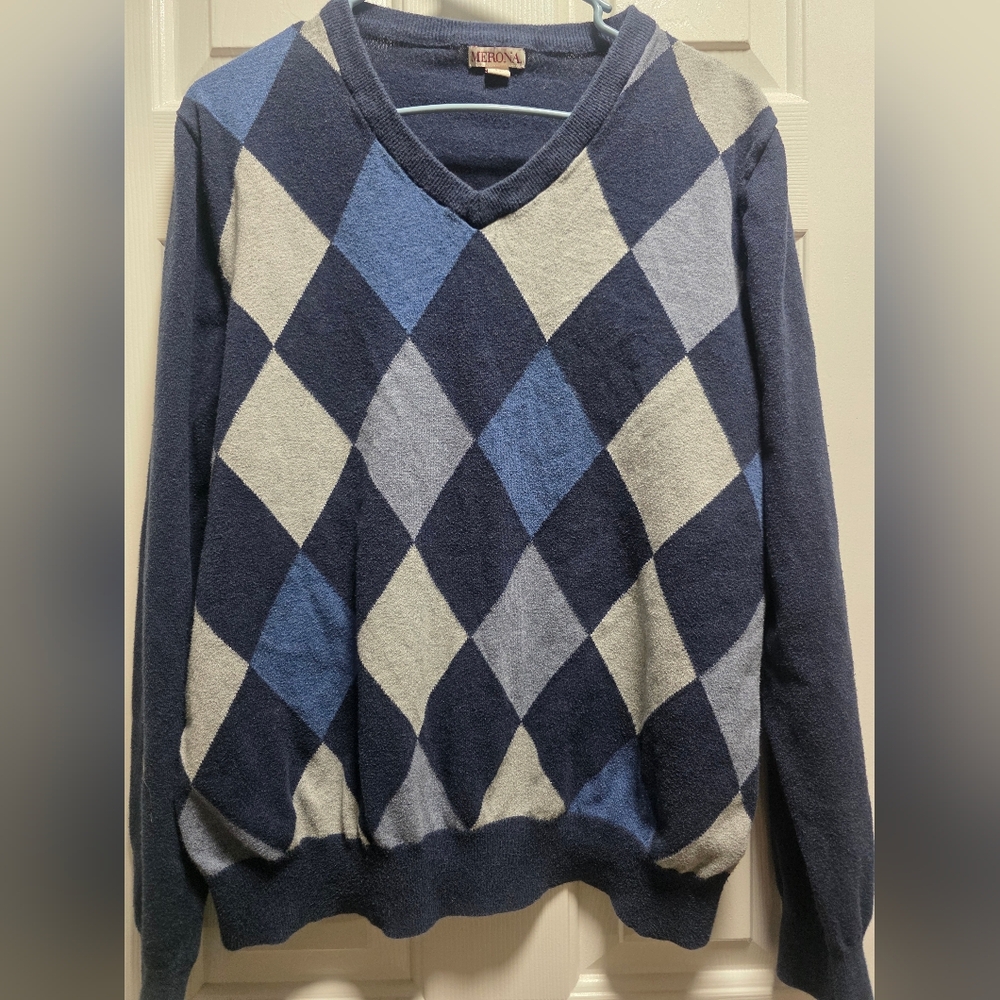 Merona Men's V-Neck Argyle Sweater - Navy and Light Blue